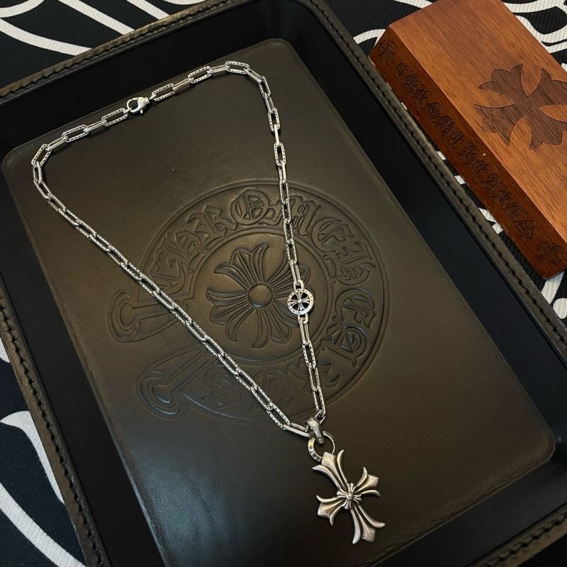 Ch*0me He**ts necklaces